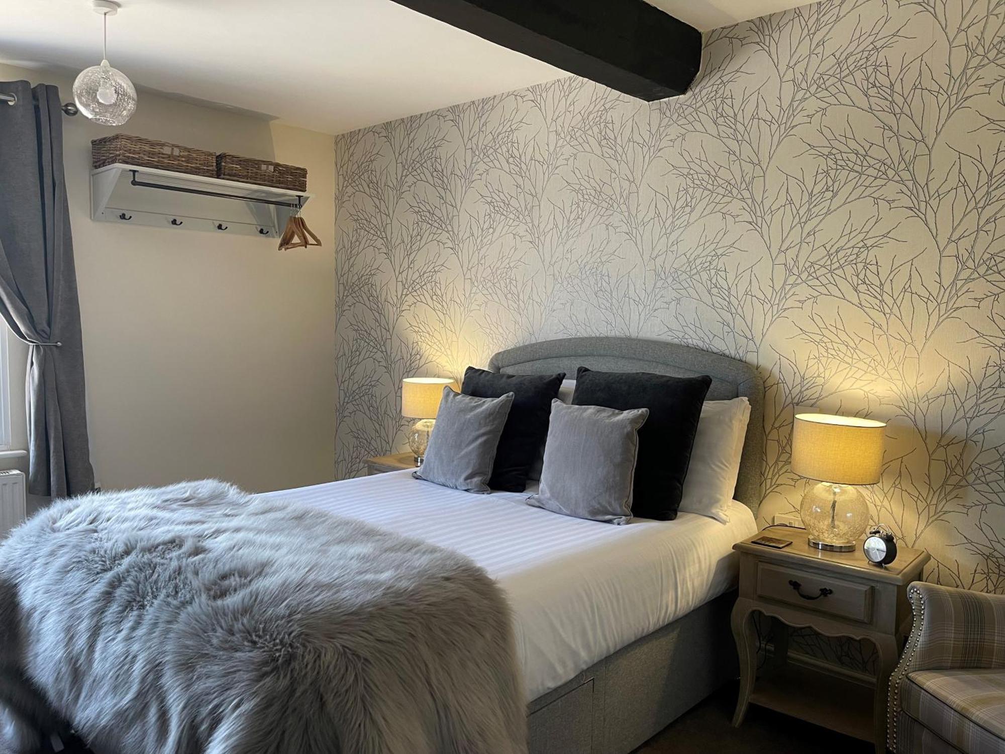 The Charlton Arms Bed & Breakfast Ludlow Room photo
